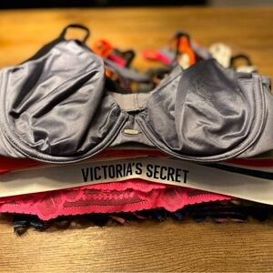 EUC!! Bundle of 12 bras!